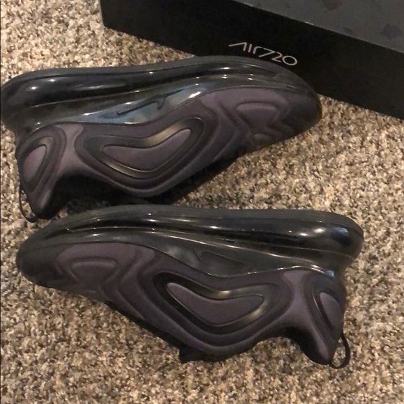NIKE Airmax 720 All Black Size 10.5 - Picture 2 of 4
